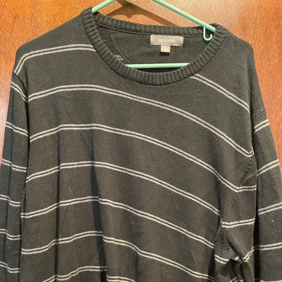 Men’s Sweater - Picture 1 of 5